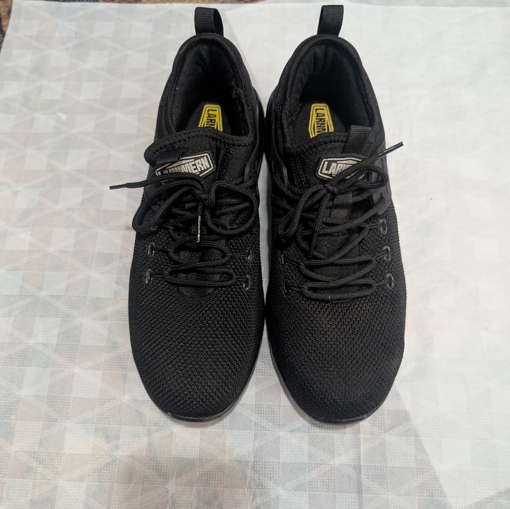 LARNMERN Black Athletic Sneakers